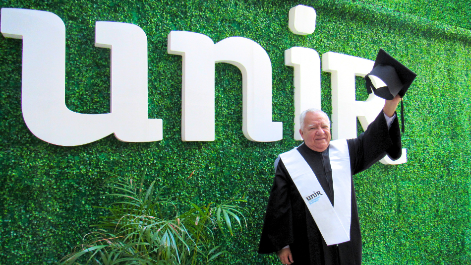 Rubén Iñigo, egresado del MBA de UNIR México a los 74 años