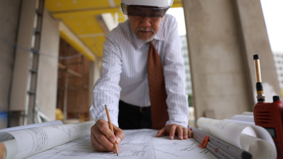 Conociendo la historia de la geometría descriptiva, podrás entender su importancia en la construcción de objetos