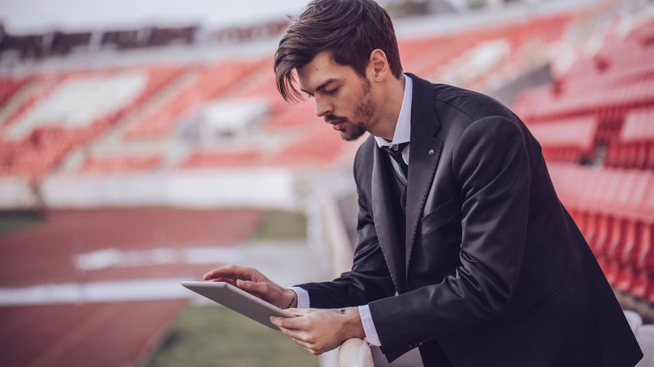 Una estrategia de un club deportivo clave es establecer lazos con marcas y medios de comunicación, mejorando los ingresos del club