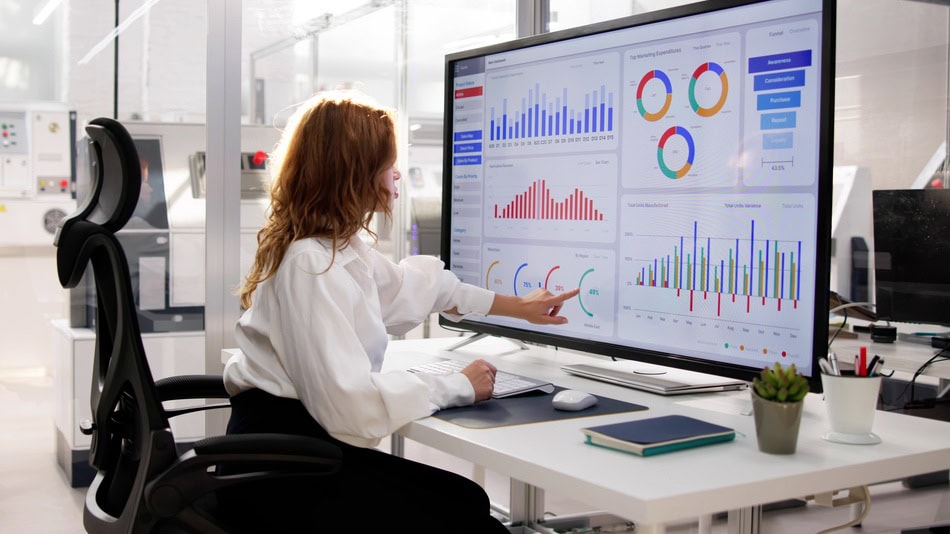 Los dashboards ejecutivos son herramientas visuales que concentran información relevante y en tiempo real para facilitar el proceso de toma de decisiones corporativas
