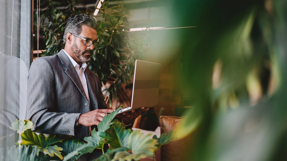 Un gestor ambiental es un profesional capaz de diseñar, implementar y supervisar proyectos para minimizar el impacto negativo de actividades humanas en el medio ambiente