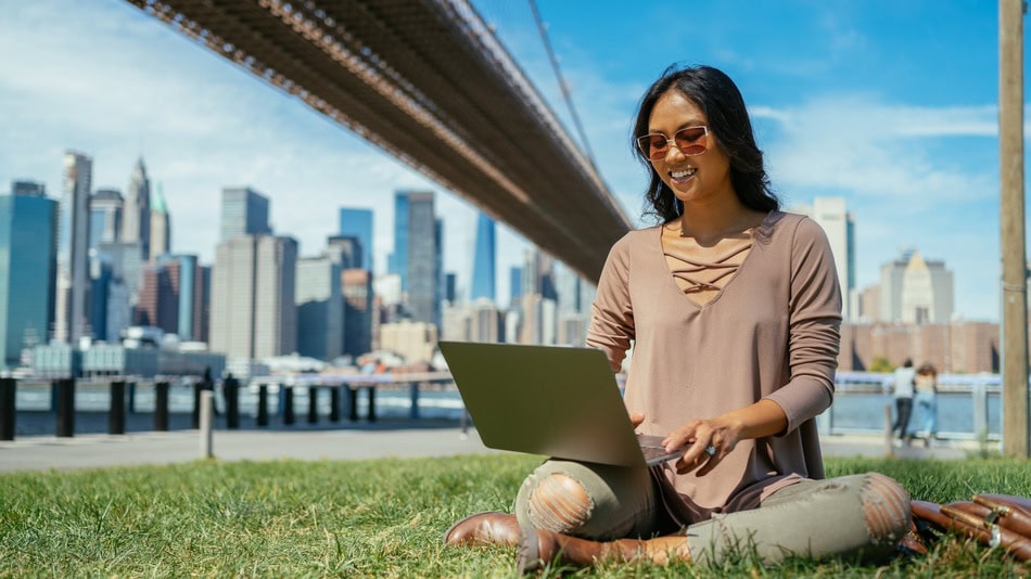Estudiar en Estados Unidos desde México es posible. Puedes hacerlo de forma accesible gracias a las universidades en línea que ofrecen programas con certificación americana