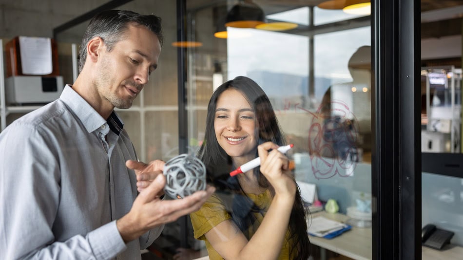 Las etapas del desarrollo de nuevos productos conforman un proceso estratégico que permite que las empresas innoven, se adapten a las tendencias del mercado y logren satisfacer las necesidades cambiantes de sus clientes