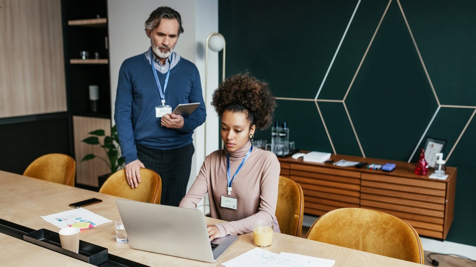 El controller de gestión es el profesional encargado de vincular las operaciones de una empresa con sus objetivos