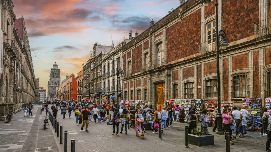 La participación ciudadana, en el ámbito de la seguridad pública, se define como la involucración activa de las personas en la planeación de las acciones que ayudan a preservar el orden y los derechos de la población