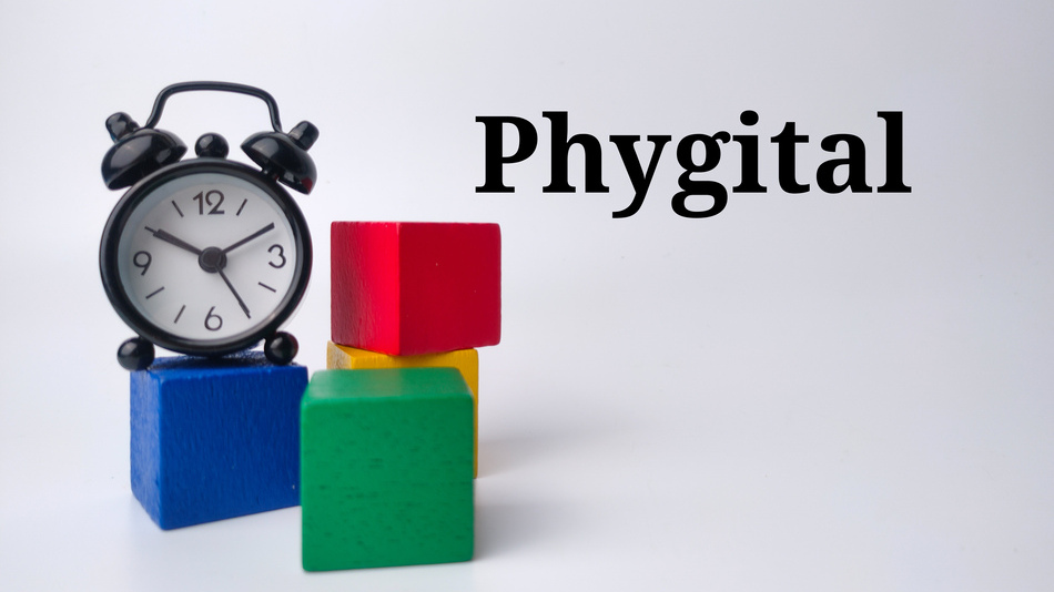 Phygital es una estrategia de interacción comercial que integra de forma orgánica las mejores características del entorno físico (tiendas, eventos) y el mundo digital (apps, webs) para crear una experiencia de usuario conectada