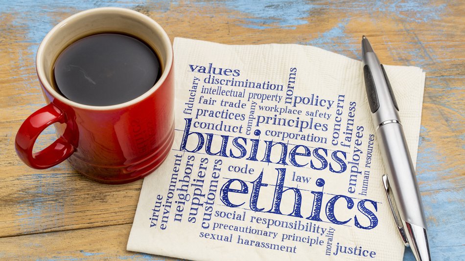 Se conoce como ética empresarial a los principios morales que guían las decisiones y el comportamiento de una empresa
