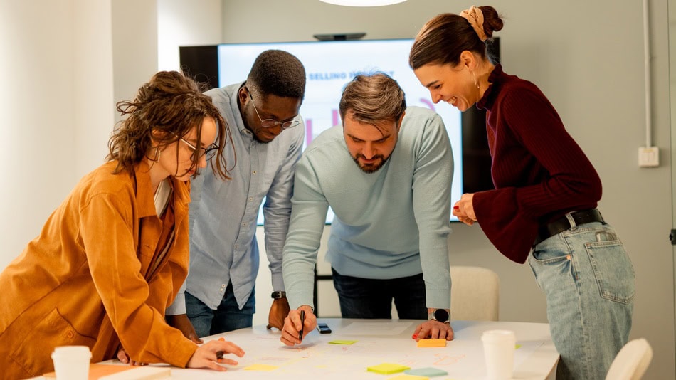 Las funciones del analista de proyectos dependen de la etapa en la que se encuentre la iniciativa que se trabajará