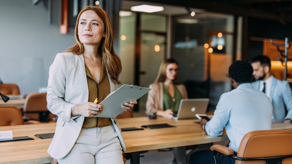 El desarrollo personal y profesional es un proceso en el cual las personas adquieren las habilidades, actitudes y conocimientos necesarios para alcanzar su máximo potencial, tanto en su vida privada como en lo laboral