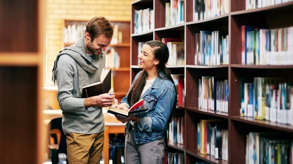 Trabajar y estudiar al mismo tiempo es posible: basta con gestionar, de manera simultánea, la actividad laboral remunerada con el proceso de formación académica
