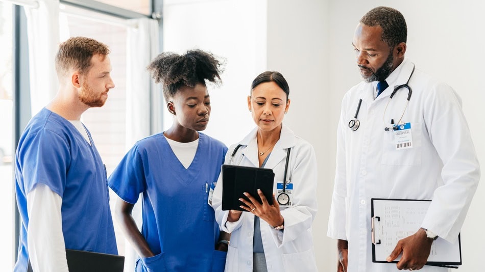 El servicio médico desarrolla la actividad asistencial directa