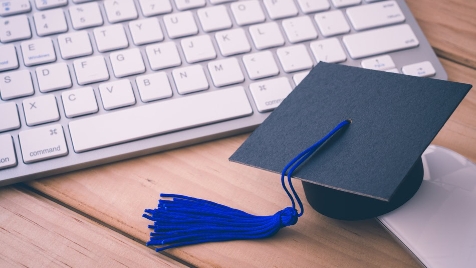 Si dentro de esta proyección de crecimiento optas por estudiar Licenciaturas en Línea, que permiten integrar el aprendizaje a la práctica profesional