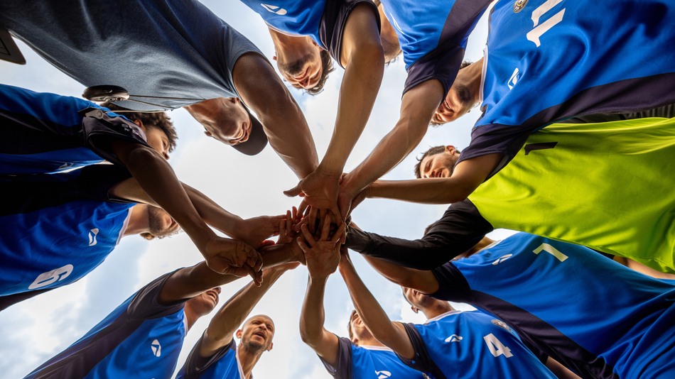 El liderazgo deportivo es la capacidad de guiar a deportistas o equipos para alcanzar objetivos
