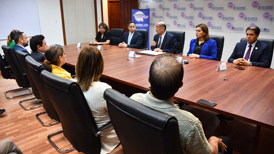 Durante la reunión, ambas instituciones coincidieron en que la actualización permanente del personal docente es un factor fundamental .