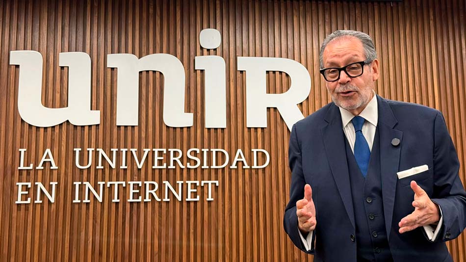 Mtro. David Mej&iacute;a, rector de UNIR M&eacute;xico.
