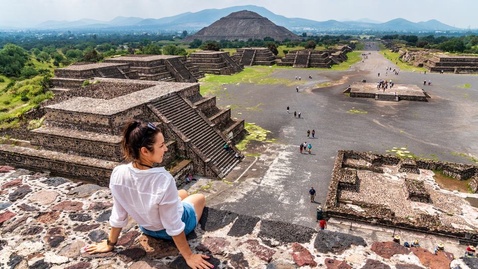 El promotor turístico es el encargado diseñar, difundir y vender destinos, productos y experiencias de viaje, sea a destinos nacionales y/o internacionales