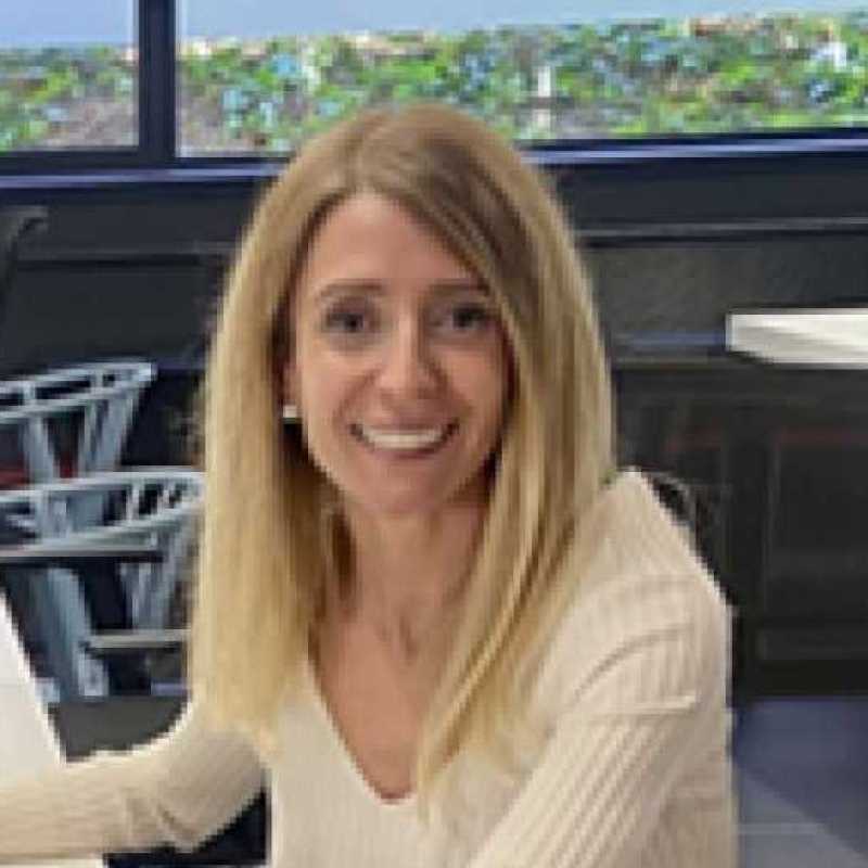 Almudena Castellanos, Director