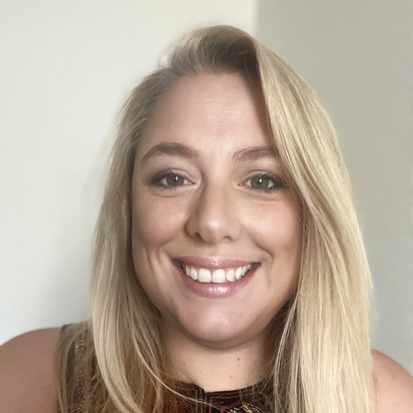 Andrea Balmaseda Pascual, Experta Asociada