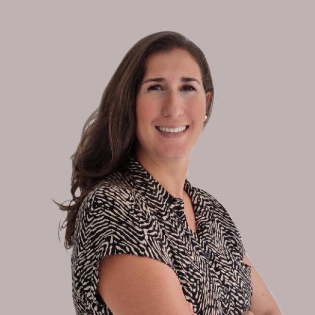 Ángela Plaza Lora, Experta asociada