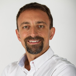 Antonio Bolaños López, Experto Asociado