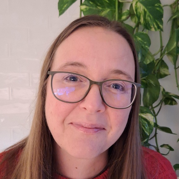 Beth Erin Jones, Docente UNIR