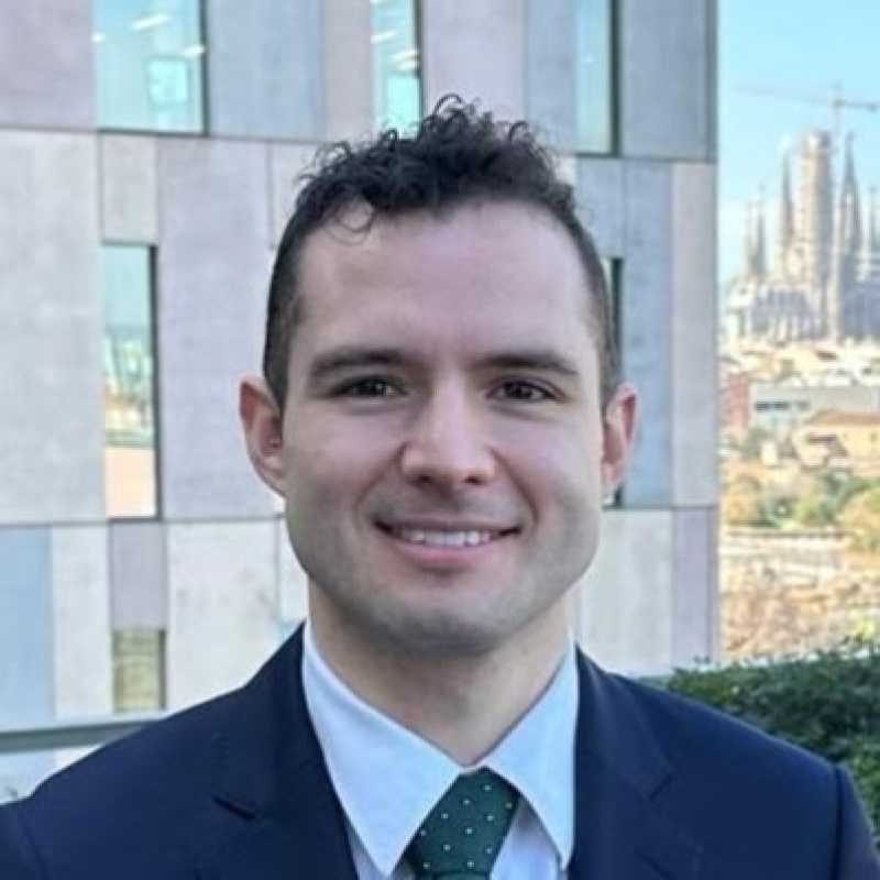 Carlo Carvajal Aguilar, Experto asociado
