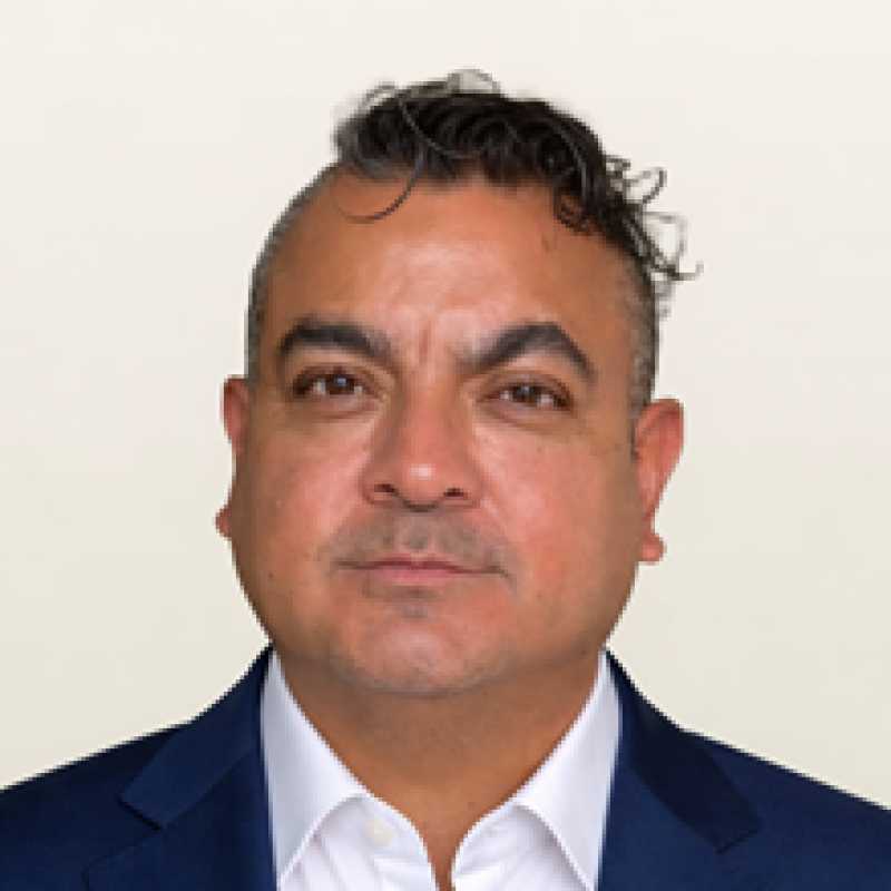 Carlos Cruz Moreno, Experto asociado