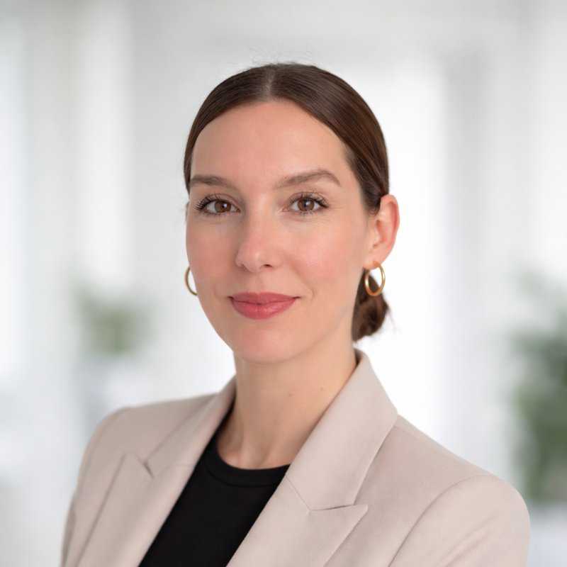 Chloe García Poole, Docente UNIR