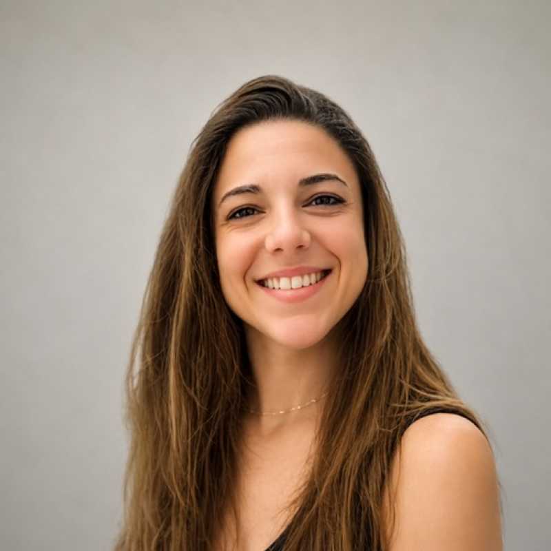 Laura Serrano Ron, Docente Unir