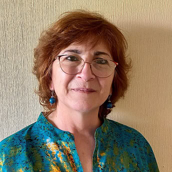 Raquel Teresa González Karadima, Experta asociada