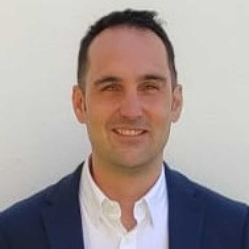 Raúl Consuegra Ortiz, Experto Asociado