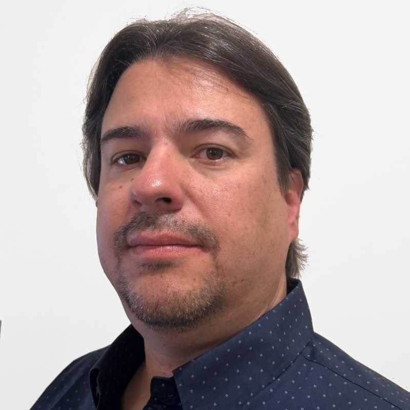 Roberto Arocha Garcia, Experto Asociado