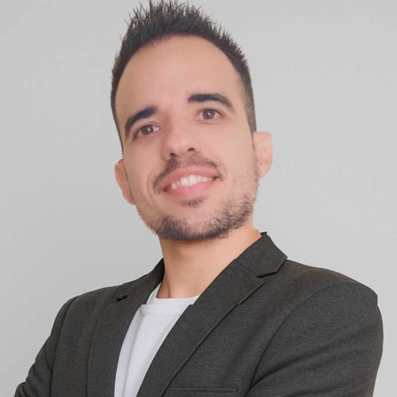 Roberto Cortés Fraile, Experto Asociado