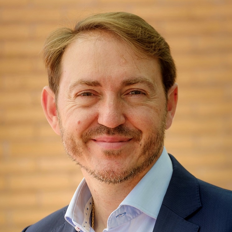 Santi Vivanco Saenz, Experto Asociado